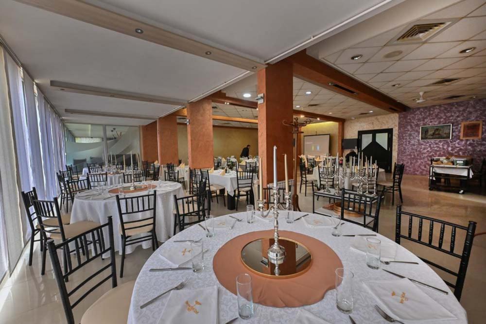 Hotel Tiski Cvet Novi Becej Bagian luar foto