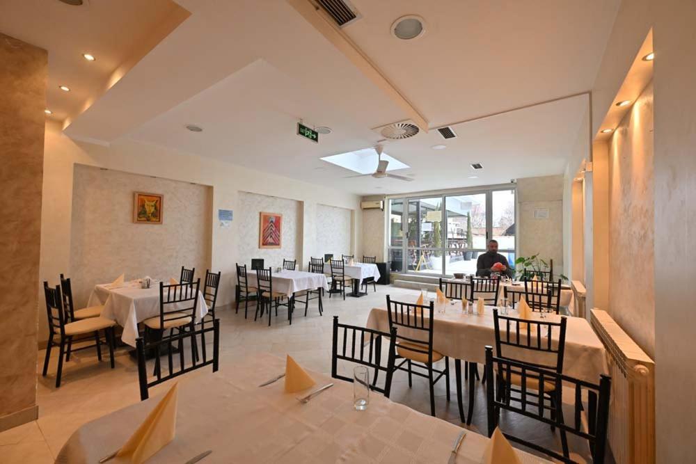 Hotel Tiski Cvet Novi Becej Bagian luar foto