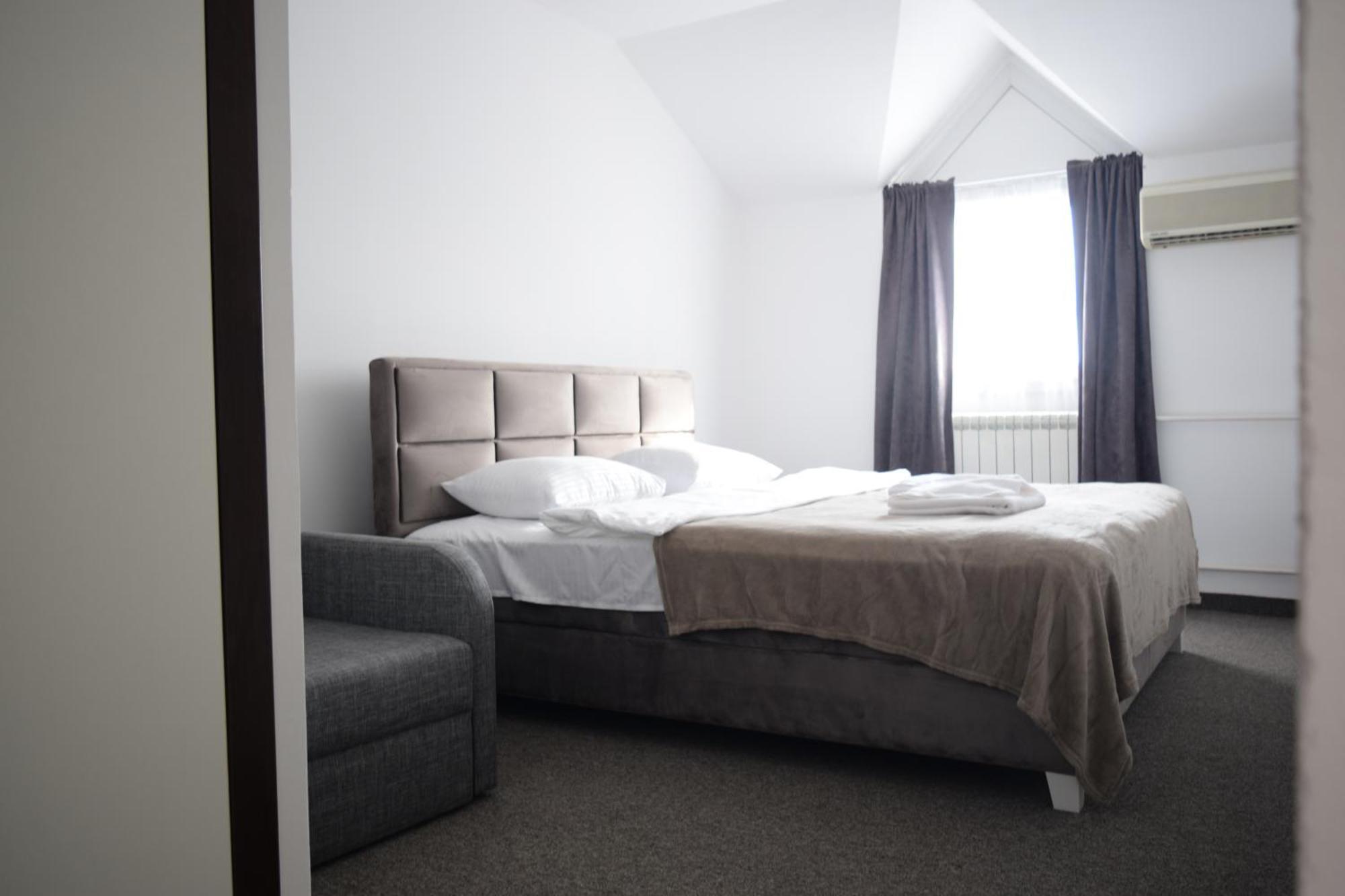 Hotel Tiski Cvet Novi Becej Bagian luar foto