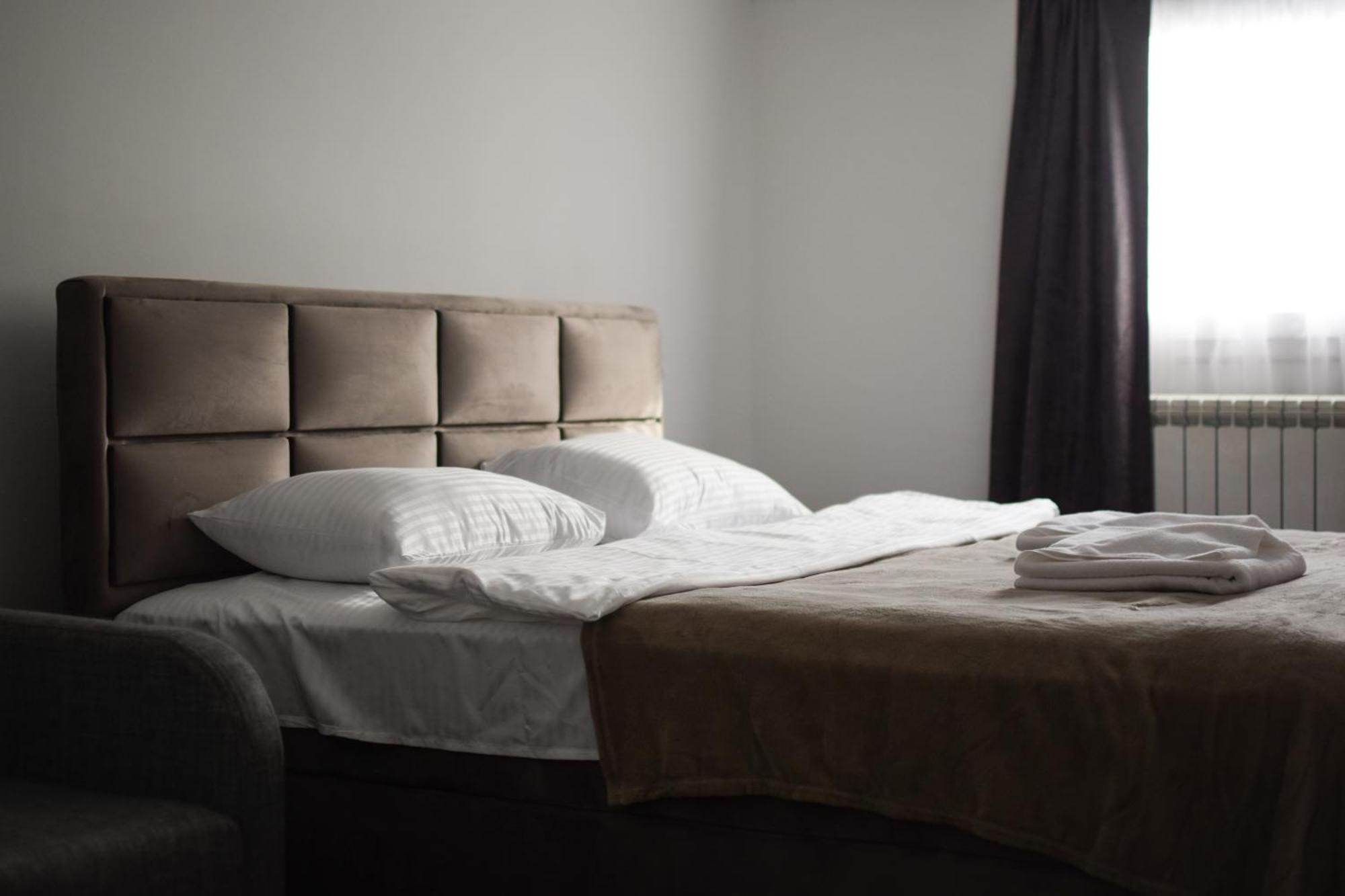 Hotel Tiski Cvet Novi Becej Bagian luar foto