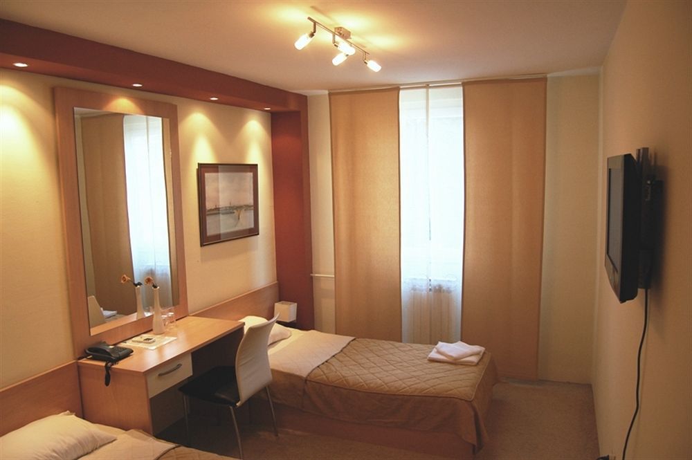 Hotel Tiski Cvet Novi Becej Bagian luar foto